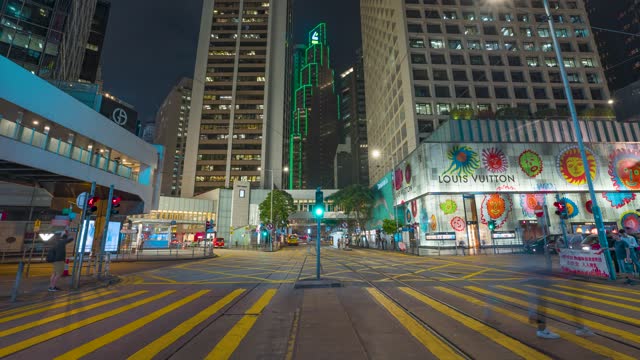 香港红绿灯人来人往_红绿灯闪烁_德辅道中
