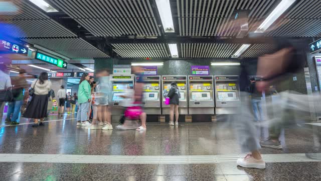 香港地铁购票处_地铁人来人往日景固定延时
