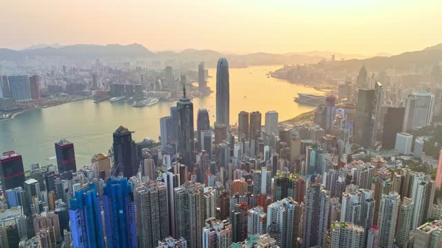 向上抬升香港CBD大景航拍视频4K30P

